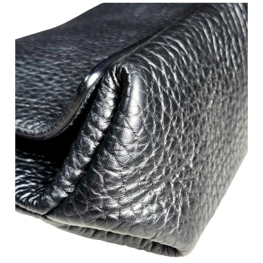 Women's Burberry Black Mildenhall Pebbled Leather Gold Chain Shoulder Bag - Picture 6 of 8